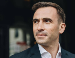 Ein Portrait von Mārtiņš Staķis, ehemaliger Bürgermeister von Riga.